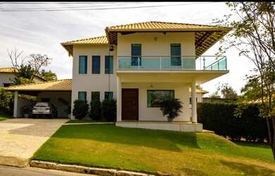 Imagem: A casa em condomínio possui 4 Dormitórios, 5 Banheiros, 4