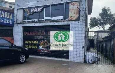 Imagem: O depósito possui 4 Vagas na garagem e 230m² de Área e está