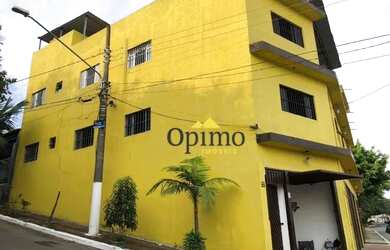 Imagem: A casa possui 3 Dormitórios, 2 Banheiros, 1 Vaga na garagem