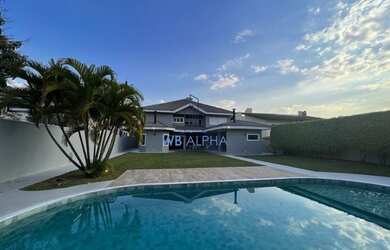 Imagem: A casa em condomínio possui 4 Dormitórios, 5 Banheiros, 4