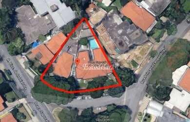 Imagem: O terreno possui 804m² de Área e está localizado em Alto