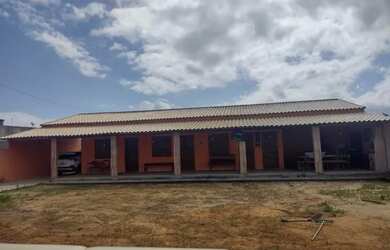 Imagem: A casa possui 3 Dormitórios, 1 Banheiro, 5 Vagas na garagem