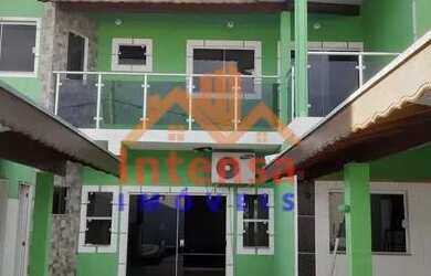 Imagem: A casa possui 3 Dormitórios, 3 Banheiros, 2 Vagas na garagem