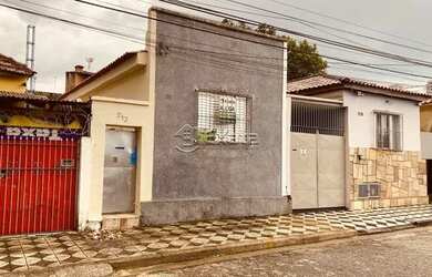 Imagem: A casa possui 2 Dormitórios, 2 Banheiros, 144m² de Área e