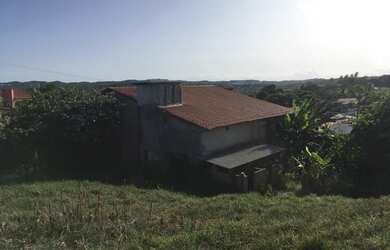 Imagem: A casa possui 4 Dormitórios, 3 Banheiros, 5 Vagas na garagem