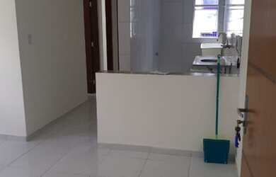 Imagem: O apartamento possui 2 Dormitórios, 1 Banheiro, 1 Vaga na garagem