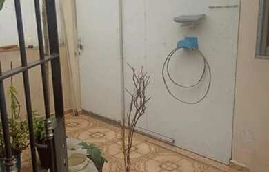 Imagem: A casa possui 3 Dormitórios, 5 Banheiros, 3 Vagas na garagem