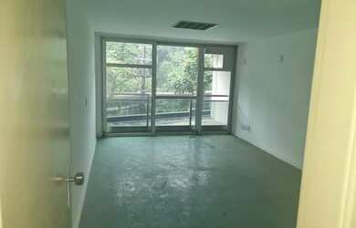 Imagem: O depósito possui 100m² de Área e está localizado em Barra