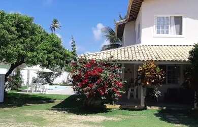 Imagem: A casa em condomínio possui 5 Dormitórios e 5 Banheiros e