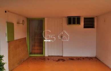 Imagem: A casa possui 1 Dormitório, 1 Banheiro, 2 Vagas na garagem