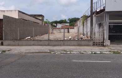 Imagem: O terreno possui 516m² de Área e está localizado em Centro