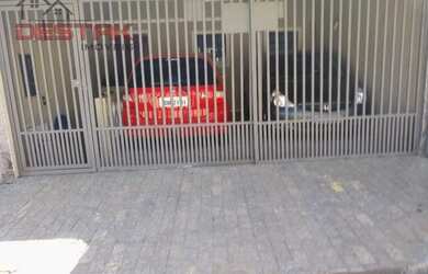 Imagem: A casa possui 4 Dormitórios, 2 Banheiros, 2 Vagas na garagem