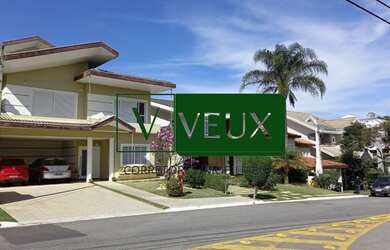 Imagem: A casa em condomínio possui 4 Dormitórios, 2 Banheiros, 2