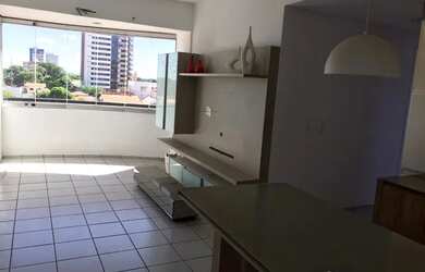 Imagem: O apartamento possui 3 Dormitórios, 1 Banheiro, 2 Vagas na