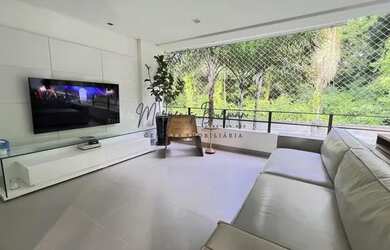 Imagem: A casa em condomínio possui 4 Dormitórios, 5 Banheiros, 2