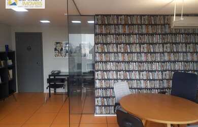 Imagem: O depósito possui 2 Vagas na garagem, 39m² de Área e está