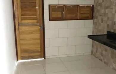 Imagem: A casa possui 2 Dormitórios, 1 Banheiro e está localizado