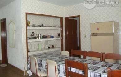 Imagem: A casa possui 2 Dormitórios, 1 Banheiro, 140m² de Área e