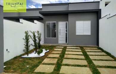 Imagem: A casa à venda possui 2 Dormitórios, 1 Banheiro, 1 Vaga na