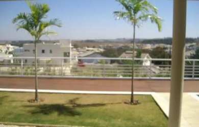 Imagem: A casa em condomínio possui 3 Dormitórios, 5 Banheiros, 5