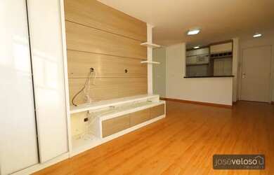 Imagem: O apartamento possui 3 Dormitórios, 1 Banheiro, 1 Vaga na garagem