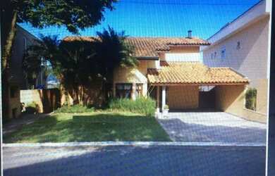 Imagem: A casa em condomínio possui 3 Dormitórios, 5 Banheiros, 4