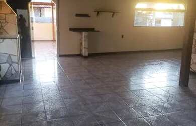 Imagem: A casa possui 4 Dormitórios, 4 Banheiros, 2 Vagas na garagem