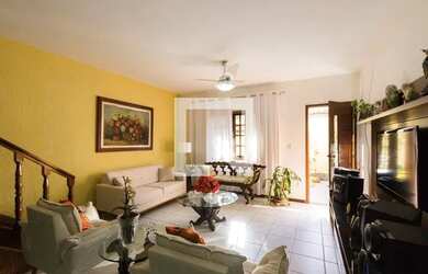 Imagem: A casa em condomínio possui 4 Dormitórios, 3 Banheiros, 1