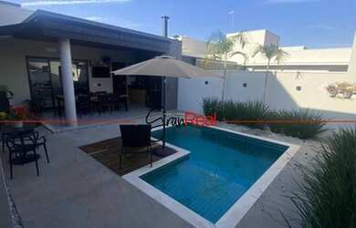 Imagem: A casa em condomínio possui 3 Dormitórios, 4 Banheiros, 4