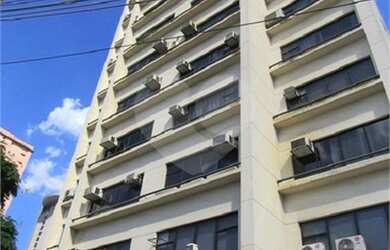 Imagem: O depósito possui 1 Vaga na garagem, 32m² de Área e está