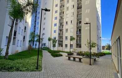 Imagem: O apartamento possui 2 Dormitórios, 1 Banheiro, 1 Vaga na garagem