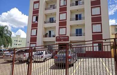 Imagem: O apartamento possui 3 Dormitórios, 1 Banheiro, 2 Vagas na