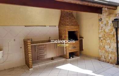 Imagem: A casa possui 3 Dormitórios, 1 Banheiro, 4 Vagas na garagem