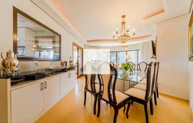 Imagem 2: Apartamento para venda possui 108 metros quadrados com 3 quartos no bairro Rio Branco-POA