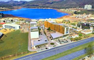 Imagem: O apartamento possui 1 Dormitório, 2 Banheiros, 2 Vagas na