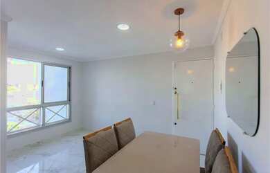 Imagem: O apartamento possui 2 Dormitórios, 1 Banheiro, 1 Vaga na garagem