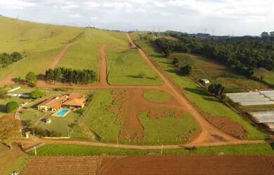 Imagem: O terreno possui 360m² de Área e está localizado em Centro