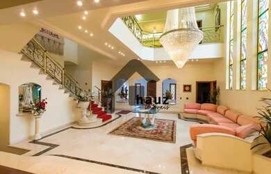 Imagem: A casa possui 5 Dormitórios, 5 Banheiros, 5 Vagas na garagem