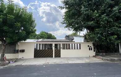 Imagem: A casa em condomínio possui 4 Dormitórios, 2 Banheiros, 4