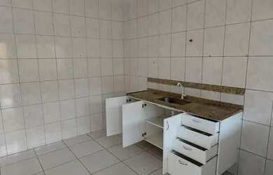 Imagem: A casa possui 2 Dormitórios, 2 Banheiros, 1 Vaga na garagem