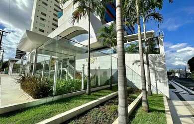 Imagem: O apartamento possui 3 Dormitórios, 1 Banheiro, 3 Vagas na