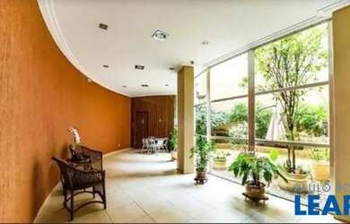 Imagem: O apartamento possui 2 Dormitórios, 2 Banheiros, 140m² de