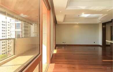 Imagem 8: Apartamento com 4 Dormitorio s localizado a no bairro Mont Serrat em Porto...