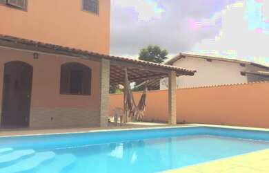 Imagem: A casa em condomínio possui 3 Dormitórios, 3 Banheiros, 3