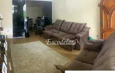 Imagem: A casa à venda possui 3 Dormitórios, 3 Banheiros, 2 Vagas