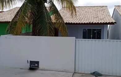 Imagem: A casa possui 1 Dormitório, 1 Banheiro, 1 Vaga na garagem