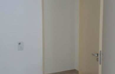 Imagem: O apartamento e possui 2 Dormitórios, Suítes, 1 Banheiro