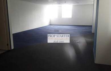 Imagem: O depósito possui 2 Vagas na garagem, 83m² de Área e está