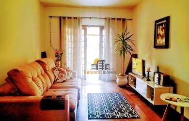 Imagem: A casa possui 3 Dormitórios, 4 Banheiros, 2 Vagas na garagem