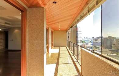 Imagem 13: Apartamento com 4 Dormitorio s localizado a no bairro Mont Serrat em Porto...